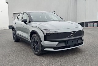 沃尔沃EX30 Cross Country跨界越野版亮相工信部目录，2025年国内市场首发