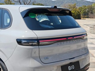零跑B10驾乘体验：12.98万带激光雷达的智驾SUV，性价比之王实至名归