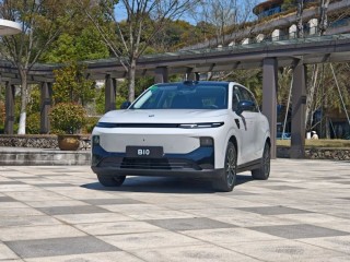零跑B10驾乘体验：12.98万带激光雷达的智驾SUV，性价比之王实至名归