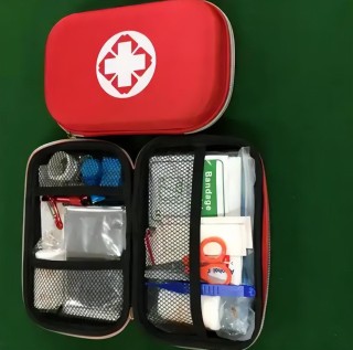 有车族要牢记，车里要常备这些物品，关键时刻能救命