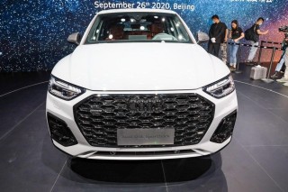 奥迪Q5L Sportback 2022款 40 TFSI 时尚型：动感外观与丰富配置的轿跑SUV