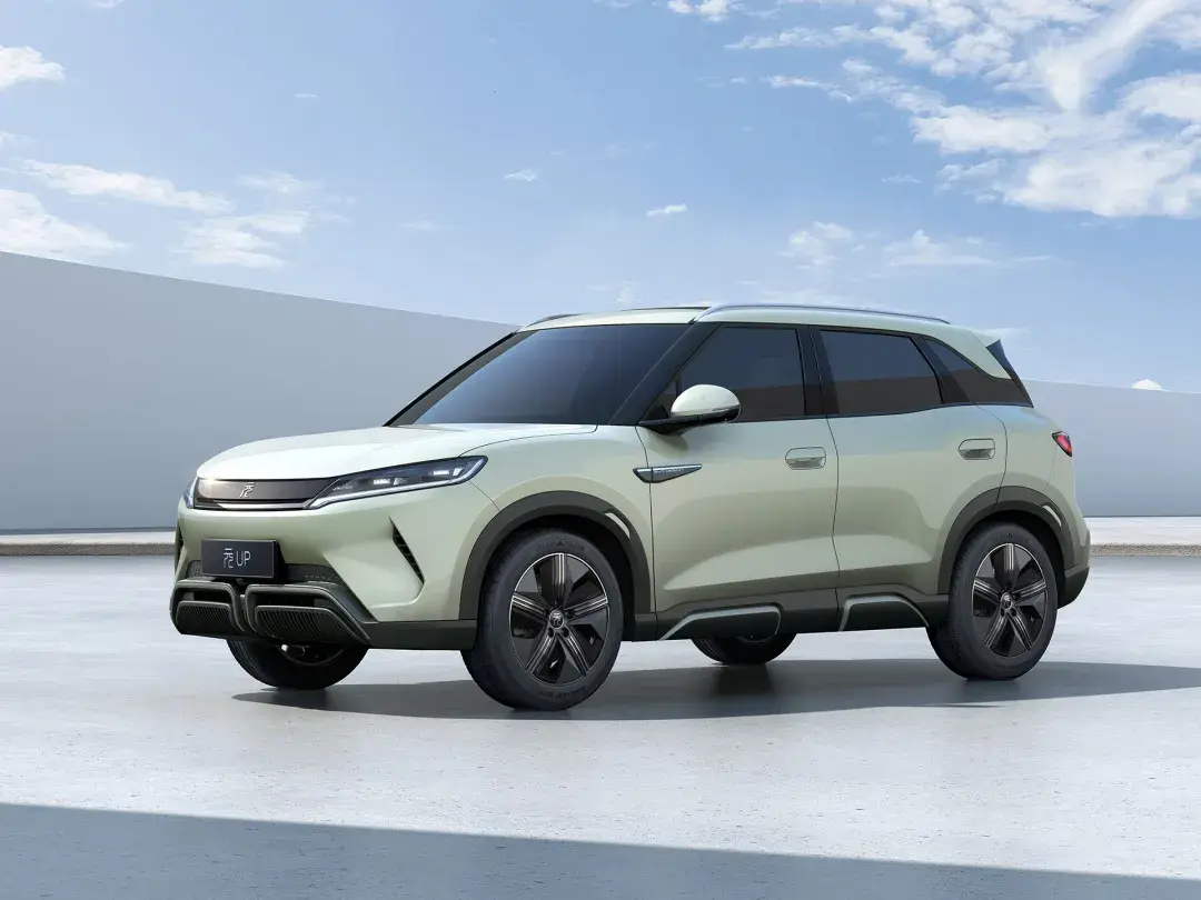 比亚迪元UP对比奇瑞iCAR 03： 一样的价格不一样的体验  第2张