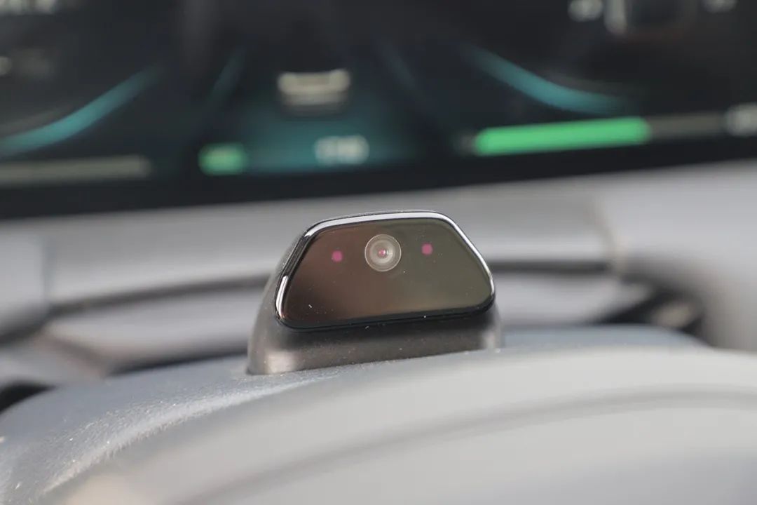 2021款哪吒U Pro：10多万电动车的性价比之选  第11张