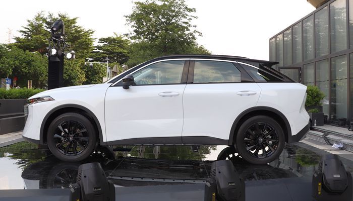 东风日产启辰全新紧凑级SUV“大V”亮相，主打年轻化运动风格  第5张