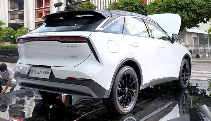 东风日产启辰全新紧凑级SUV“大V”亮相，主打年轻化运动风格  第7张