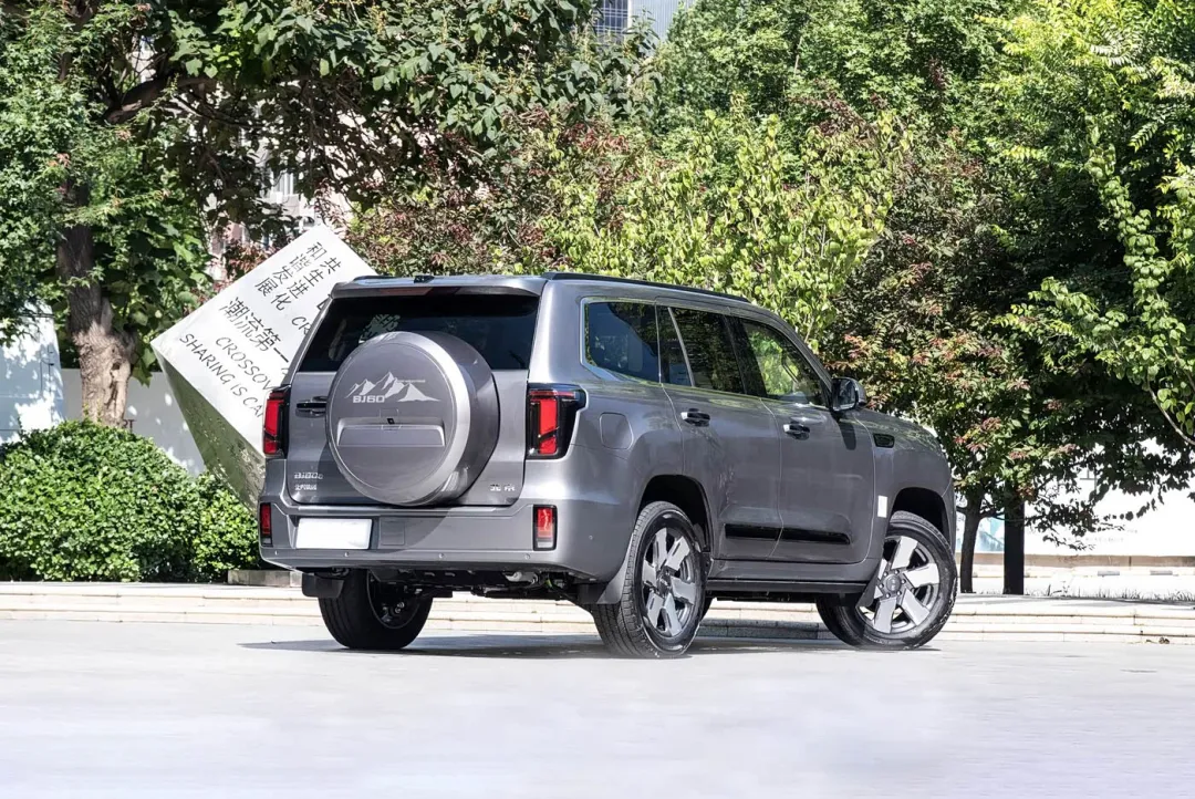 新款奔驰S级内外大升级！多款新车盘点，红旗HS6 PHEV气场全开  第2张